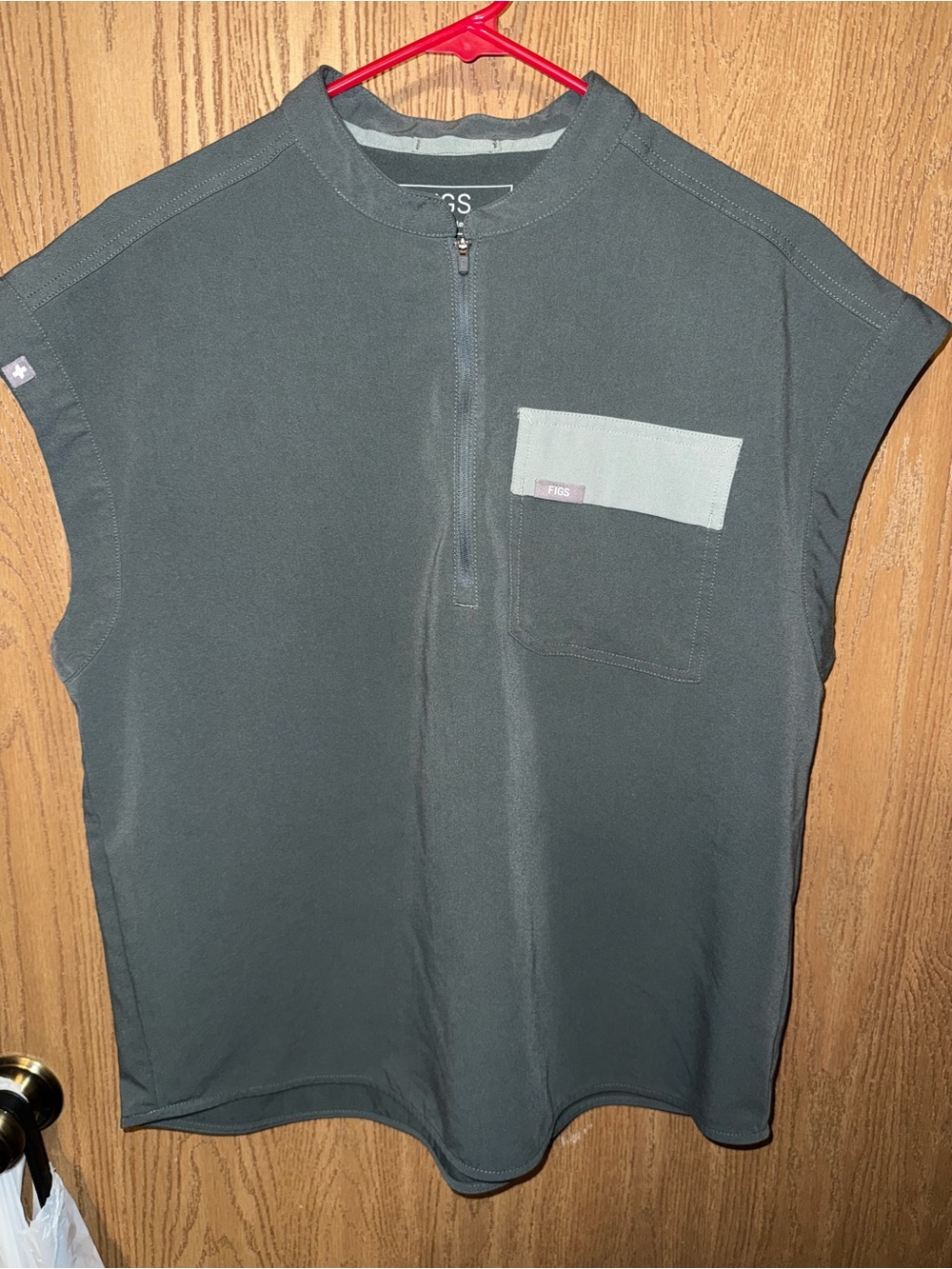 Figs scrub top